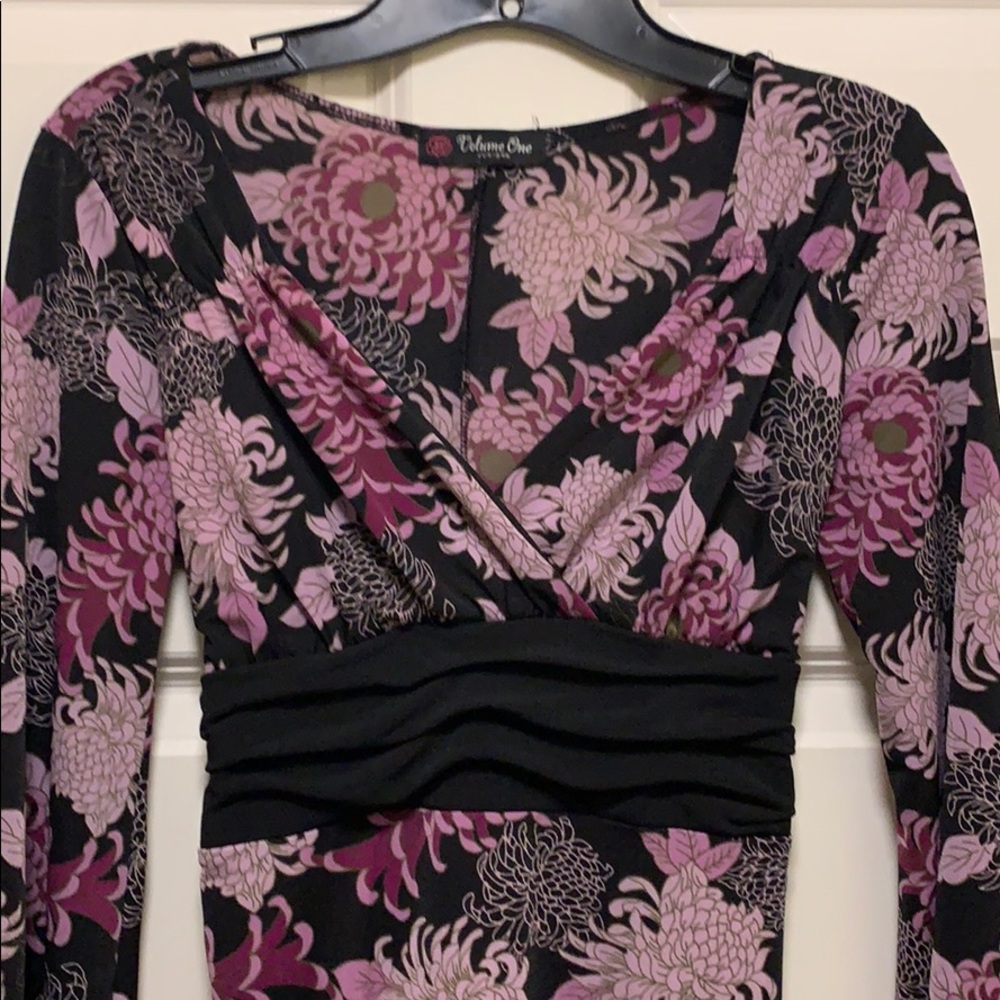 Cute midi handkerchief sleeve tie-waist dress